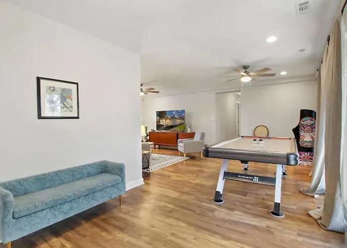 Holiday home Ranch With Air Hockey And Pacman Near Naval Base Libertyville