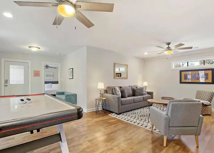 Holiday home Ranch With Air Hockey And Pacman Near Naval Base *